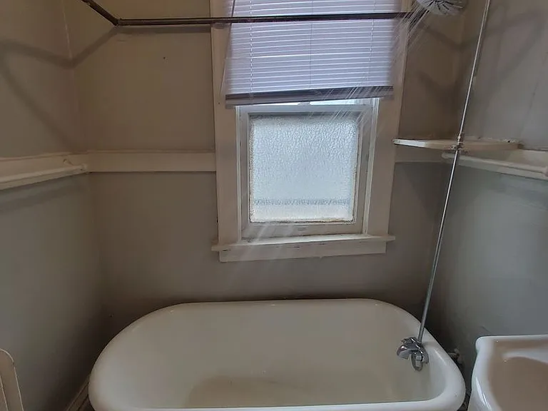 605 N. 30th - 5 Unit — Photo 2