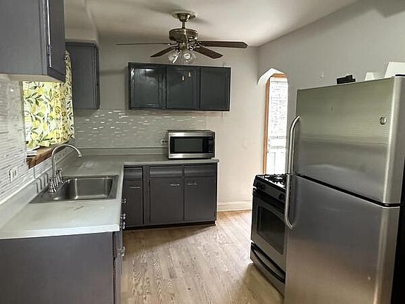 3rd image of 18116 Wildwood Ave