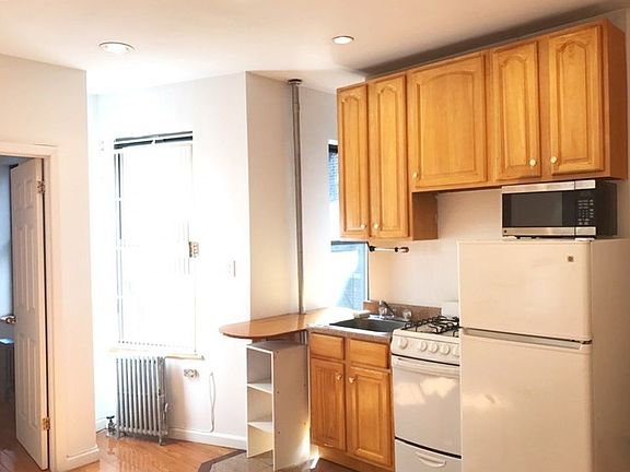 2nd image of 210 1st Ave APT 20