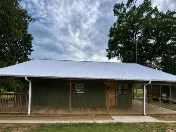 64 Eckhoff Dr, Chatom, AL 36518