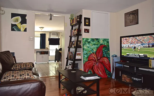 Rented by Compass | media 11