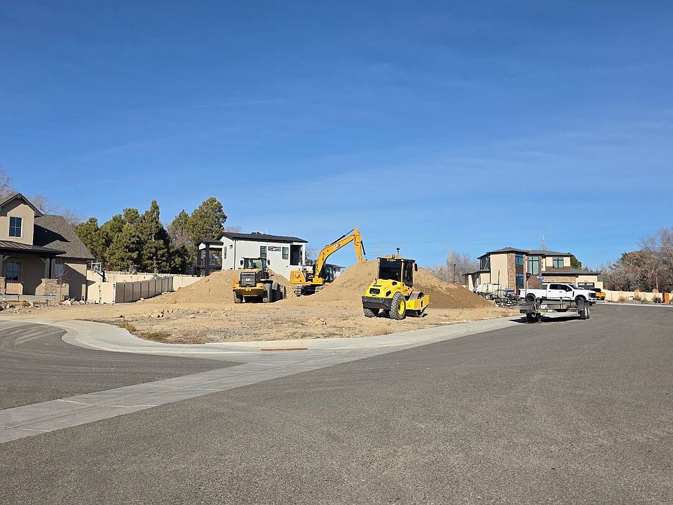1st image of 695 Drever Ct