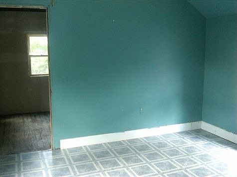 4th image of 907 Burr Oak Ct