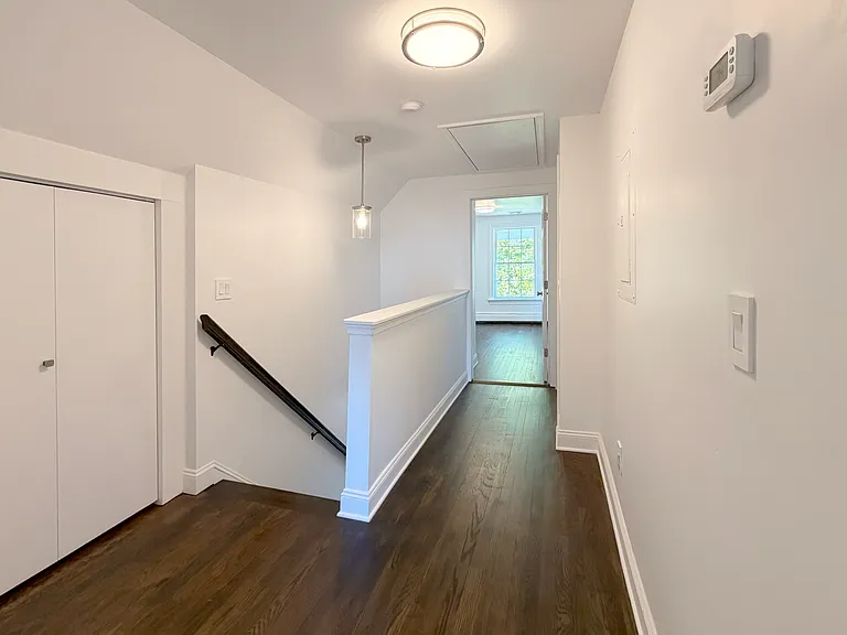 617 Warren St #2 — Photo 8