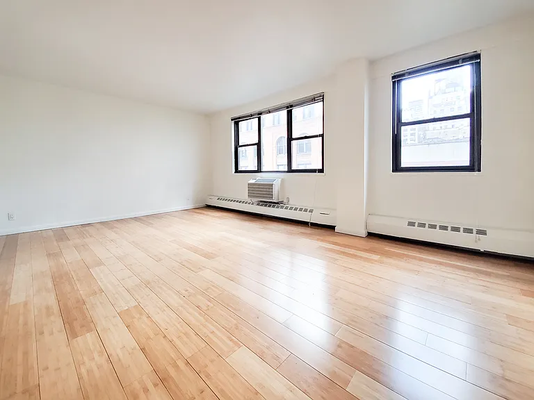 227 E 59th St #2B — Photo 3