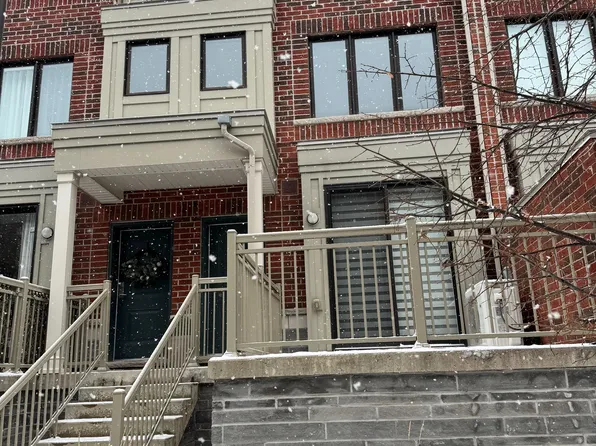 80 Eastwood Park Gdns #3, Toronto, ON M8W 0B2