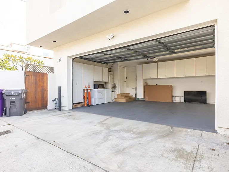 147 N Loreta Walk — Photo 29