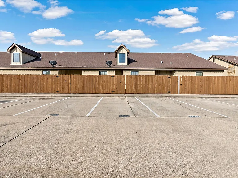 3338 General Pkwy — Photo 18