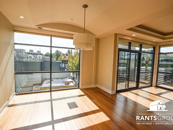3rd image of 1018 Capitol Way S APT 4A