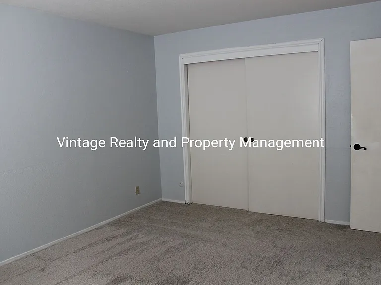 445 Almond Dr #129 — Photo 14