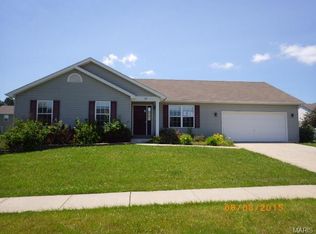 211 Trotters Point Dr, Wright City, MO 63390