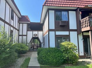 11 Skyline Dr, Fishkill, NY 12524