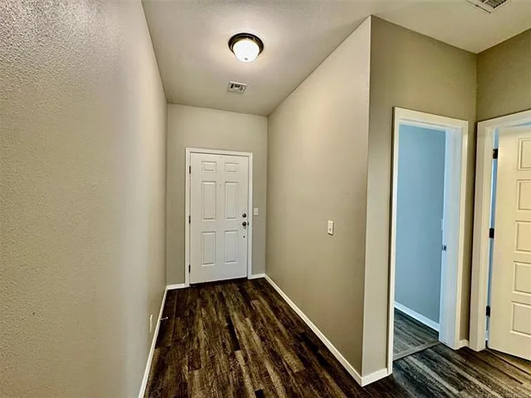 14315 N 73rd East Ave — Photo 16