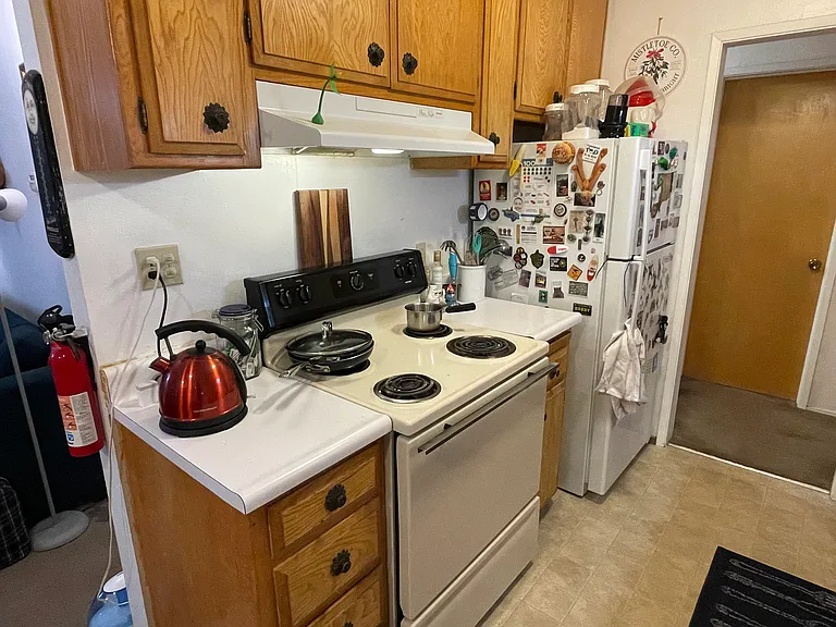 608 Adams St #4 — Photo 4