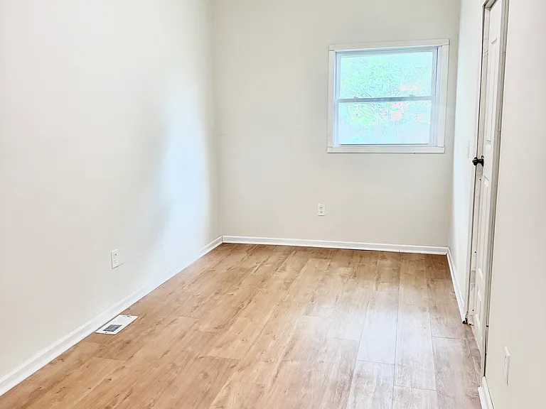 1574 Electric Ave #2 — Photo 6