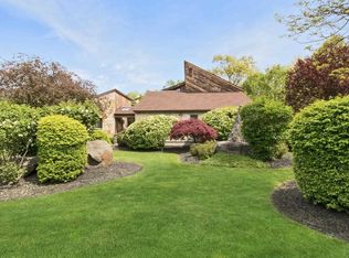 11 Cedar Pond Ln, Poughkeepsie, NY 12603