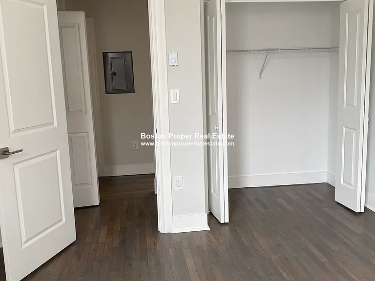 81 Park Dr #1 — Photo 4