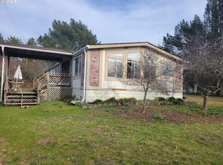 961 Glide Loop Dr, Glide, OR 97443