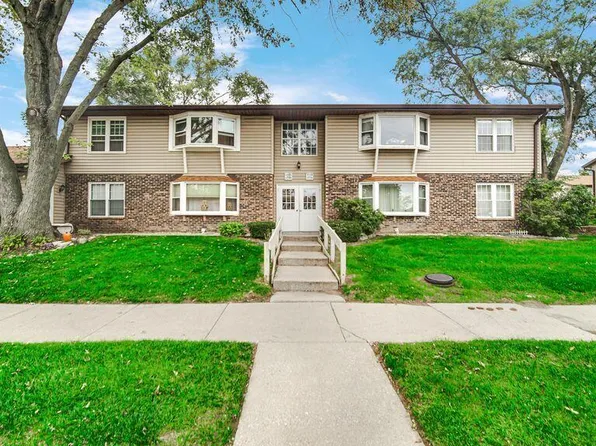 1738 Chelsea St, Schererville, IN 46375
