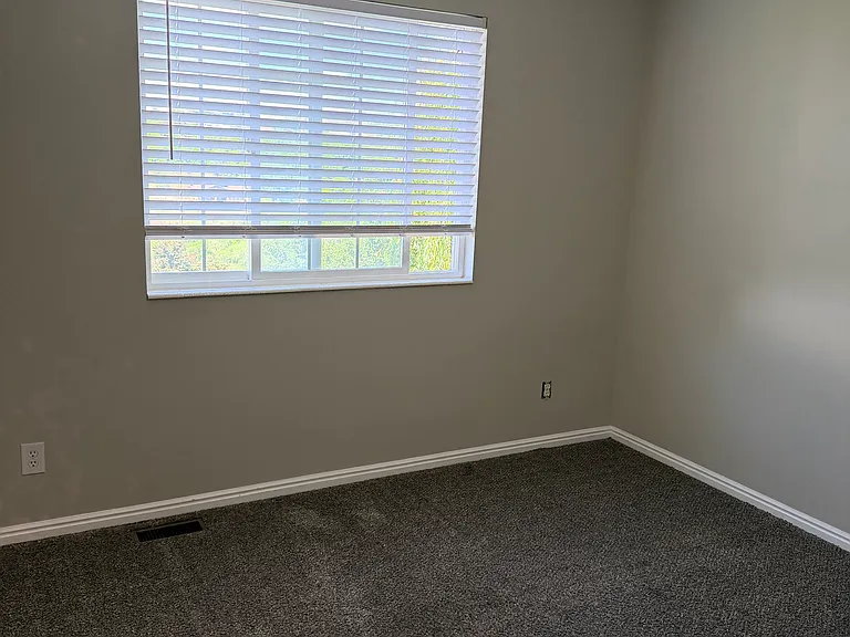 1925 E Sunset Dr — Photo 17
