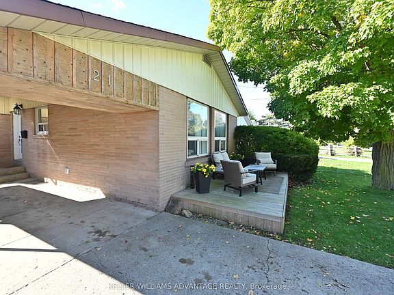 3rd image of 21 Deerfield Rd