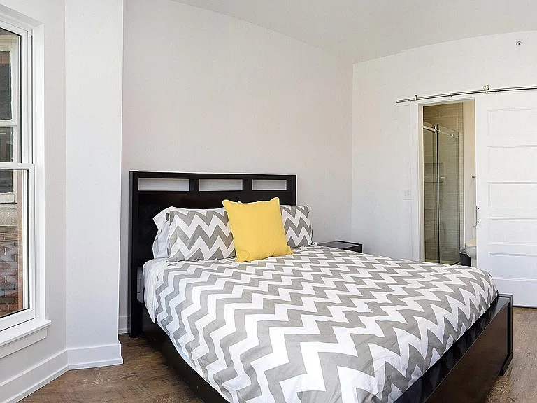 829 N Pennsylvania St #2B — Photo 23