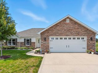 2443 E Whispering Trl, Columbia City, IN 46725