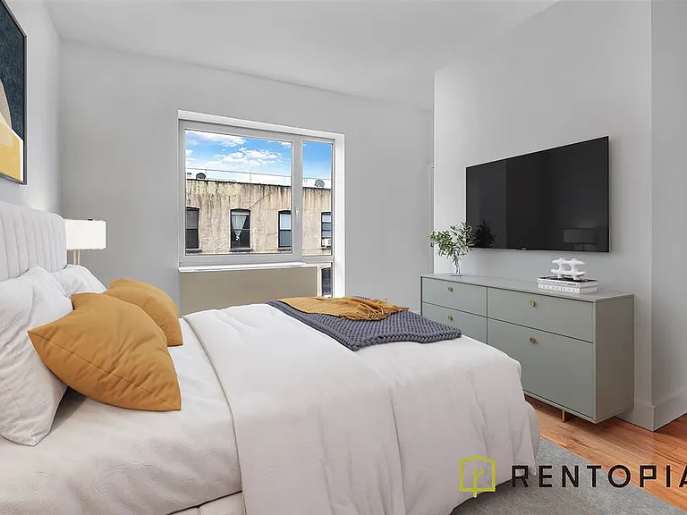63 Roebling St #4L — Photo 2