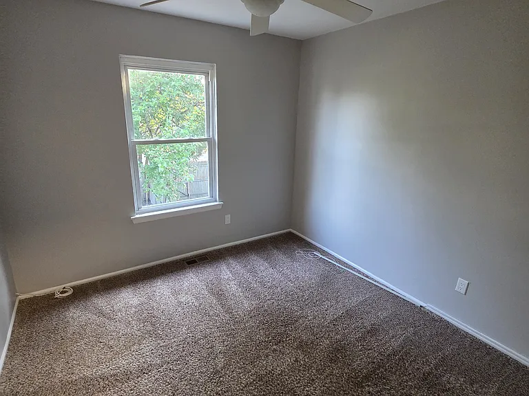 3904 Elberta Ln — Photo 15