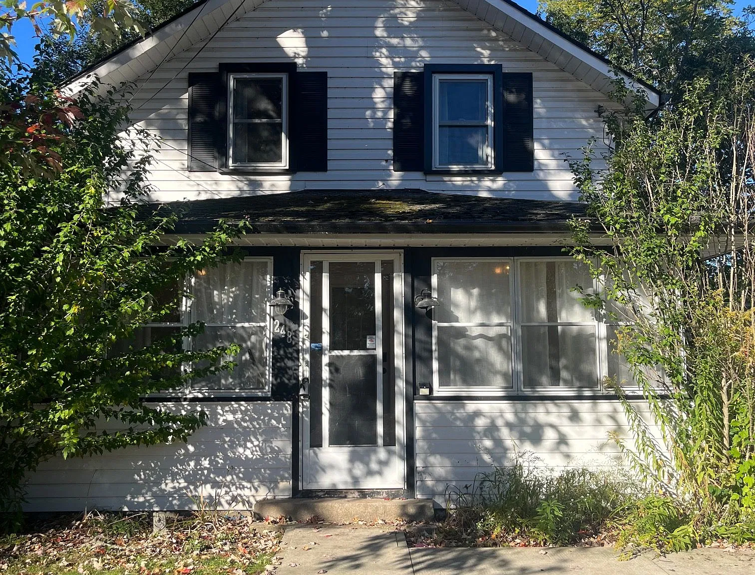 3 bed, $2,300 — Photo 1