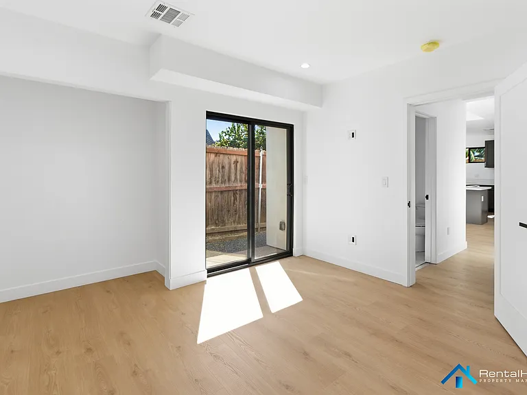 326 N La Fayette Park Pl — Photo 10
