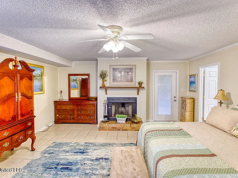 101 Pittman Dr — Photo 8