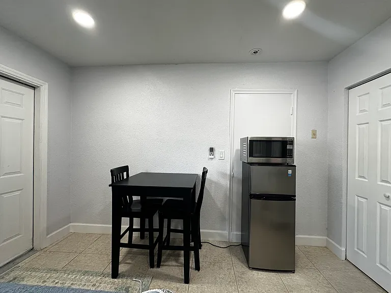 1525 NE 3rd Ave — Photo 4