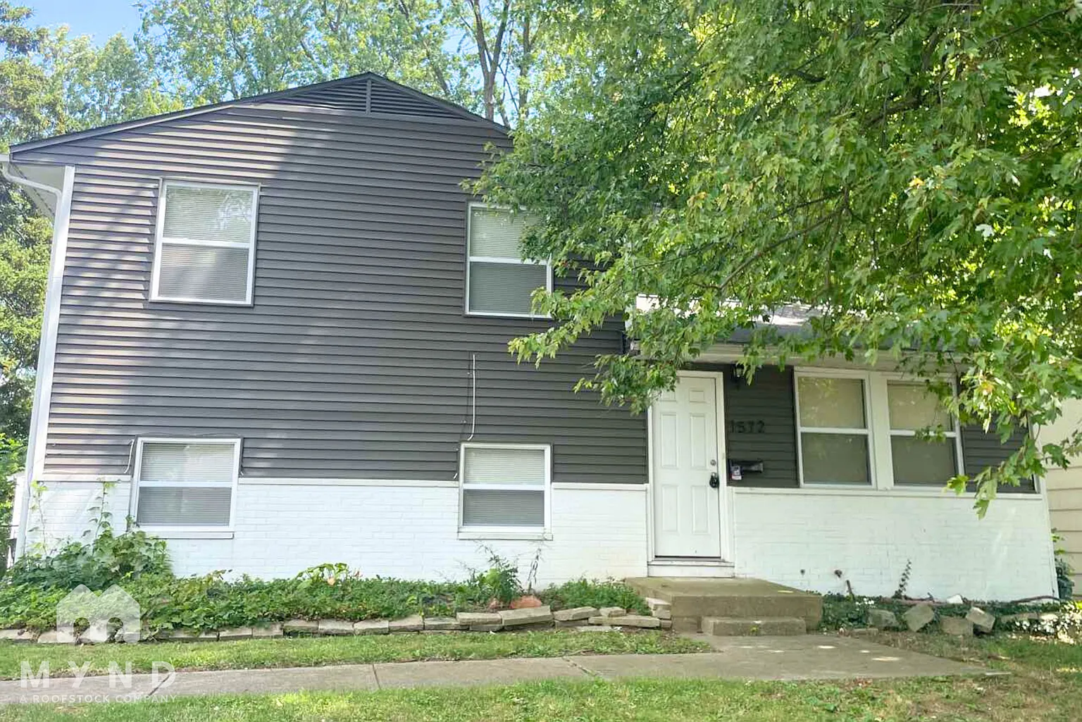 1572 Burlington Ave photo 1