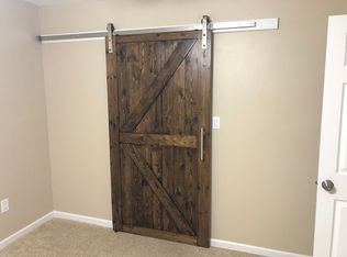 1166 Old Farm Rd, Lawrence, PA 15055