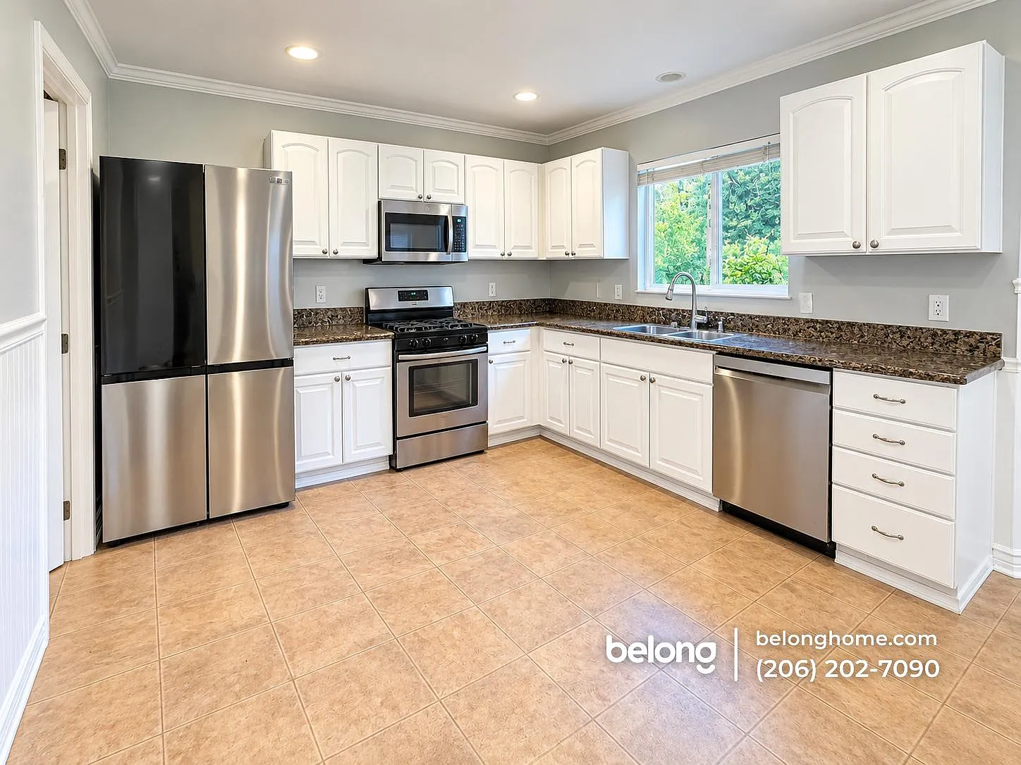 4 bed, 2.5 bath, 2468 sqft, $3,275 — Photo 3