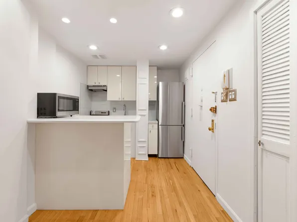 150 West 58th Street image 7 of 15