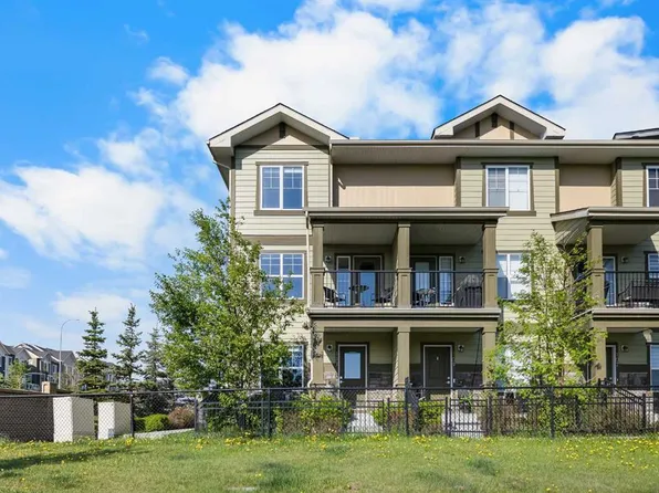 111 E Evanscrest Gdns NW, Calgary, AB T3P 0S1