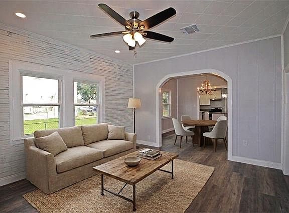 2nd image of 207 Milling Ave