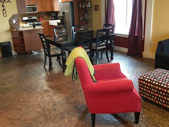 Main floor livingroom