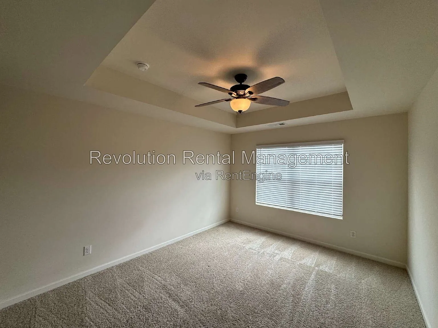 3 bed, 2.5 bath, 1500 sqft, $2,050 — Photo 2