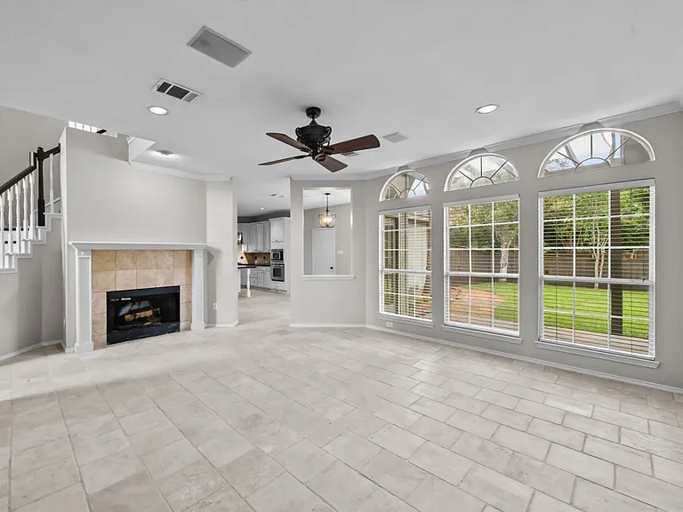 2421 Kittyhawk Dr — Photo 9