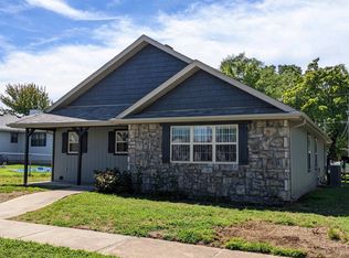 1014 W Aylor St, Webb City, MO 64870