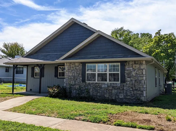 1014 W Aylor St, Webb City, MO 64870