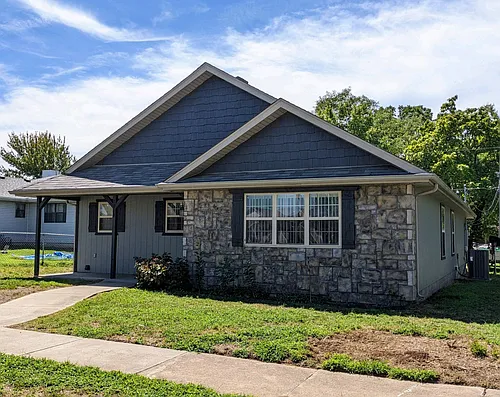 1014 W Aylor St Photo 1