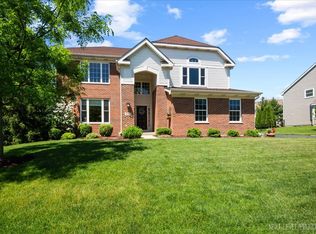 481 Prairieview Dr, Geneva, IL 60134