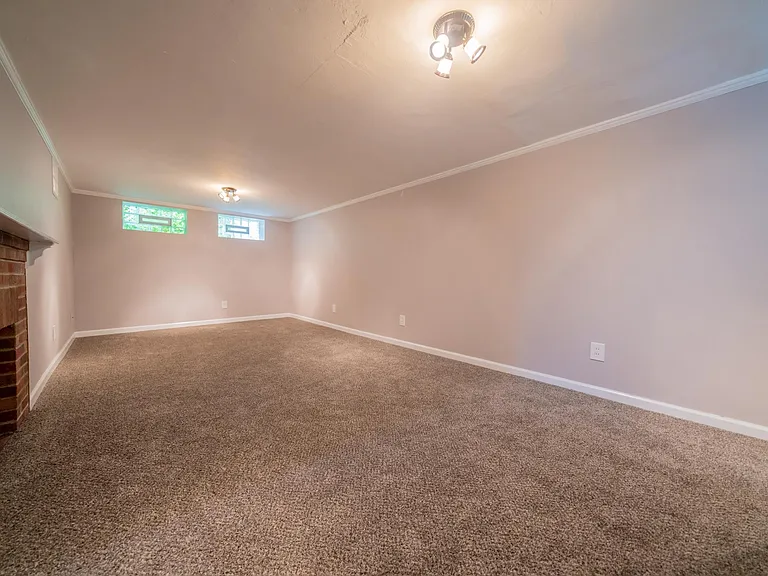 1200 Brentwood Rd — Photo 29