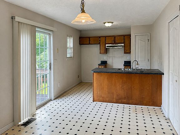 4th image of 4927 Camborne Cir
