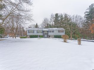 9 Majorca Ln, Clifton Park, NY 12065