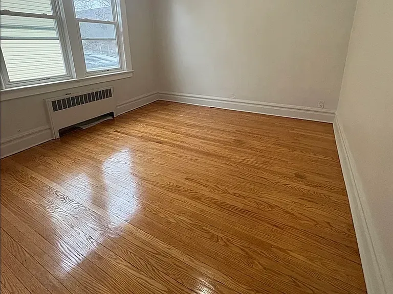 222 Weequahic Ave — Photo 3